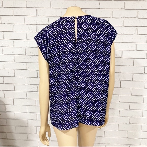 Vince Camuto Women’s Geometric Top - Picture 8 of 12